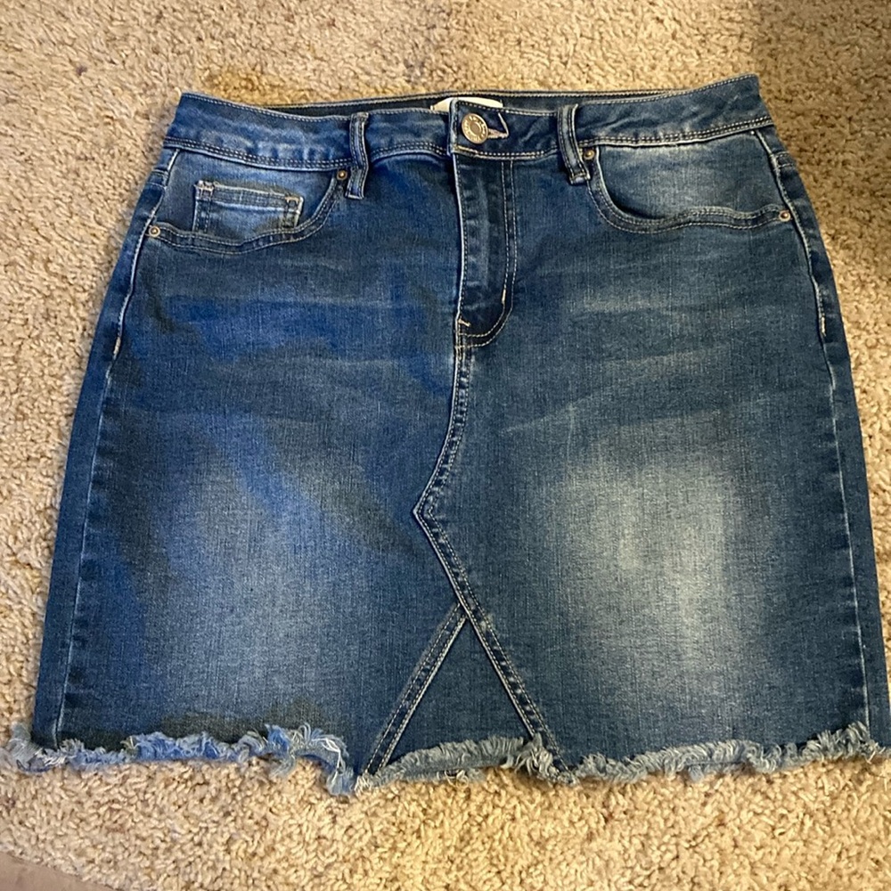YMI Vintage Denim Jeans Skirt Size 7 / 28 Frayed Bottom